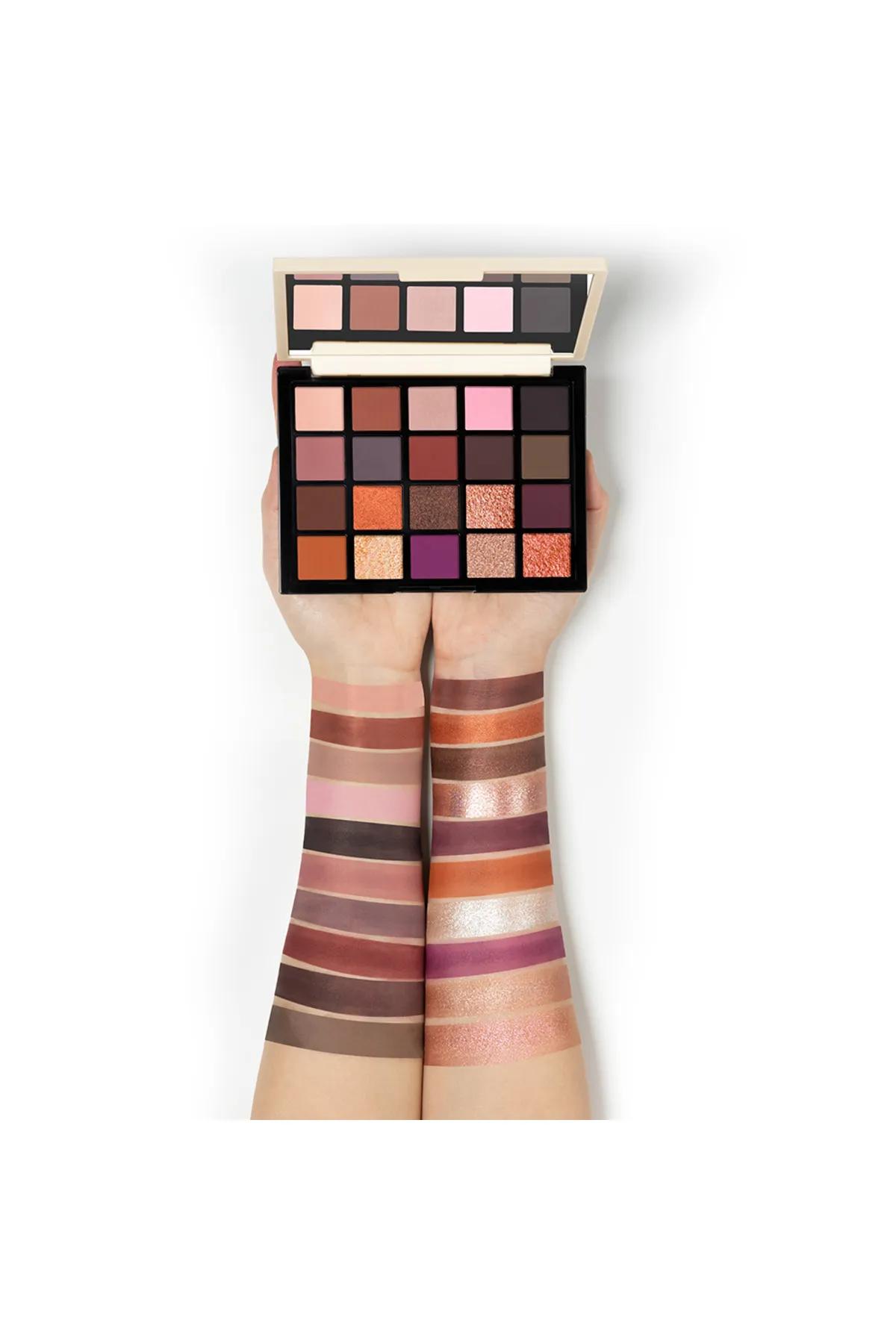 Character Shadow Gallery 20 Color Eyeshadow Palette