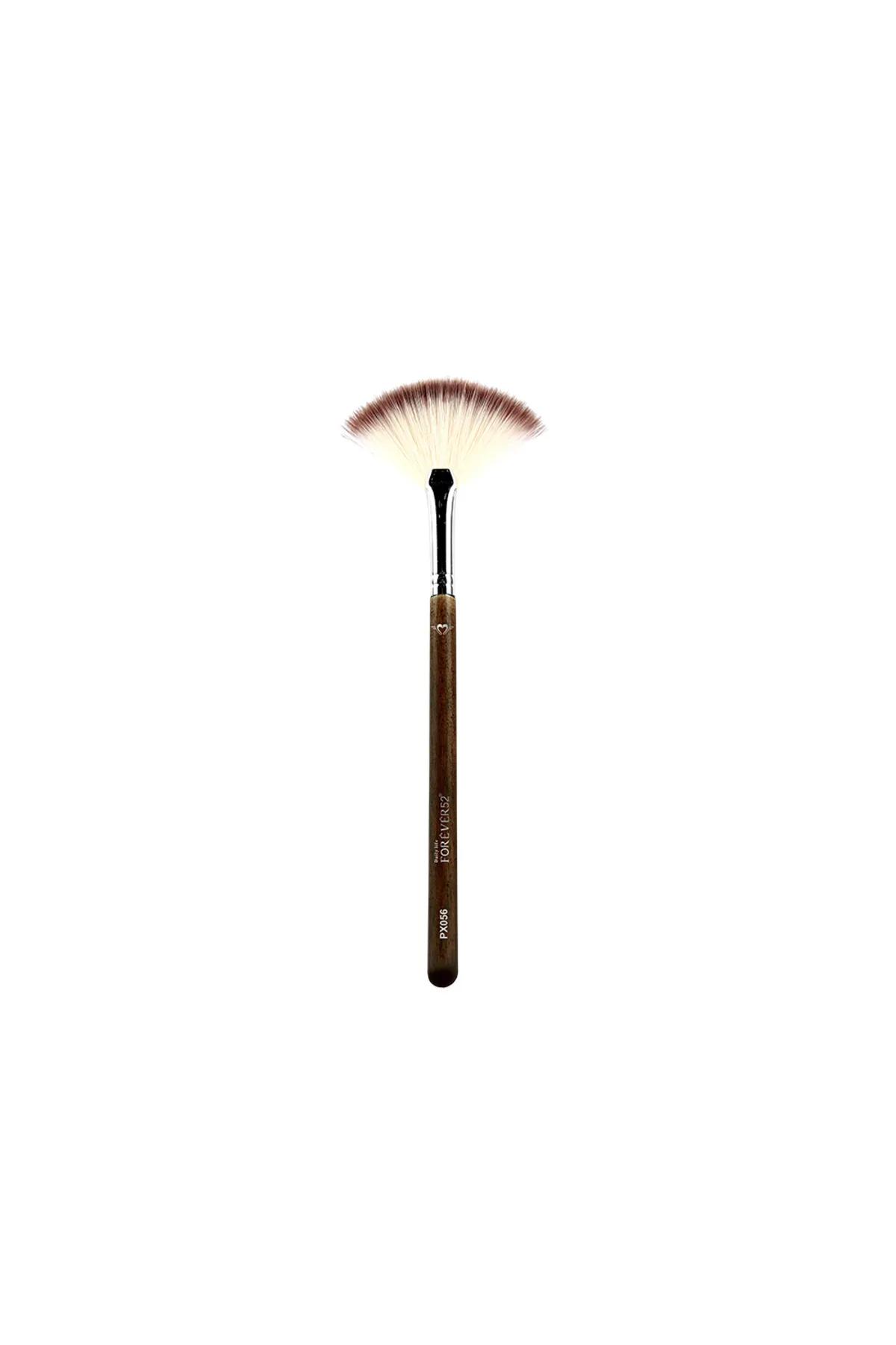 Middle Fan Brush-