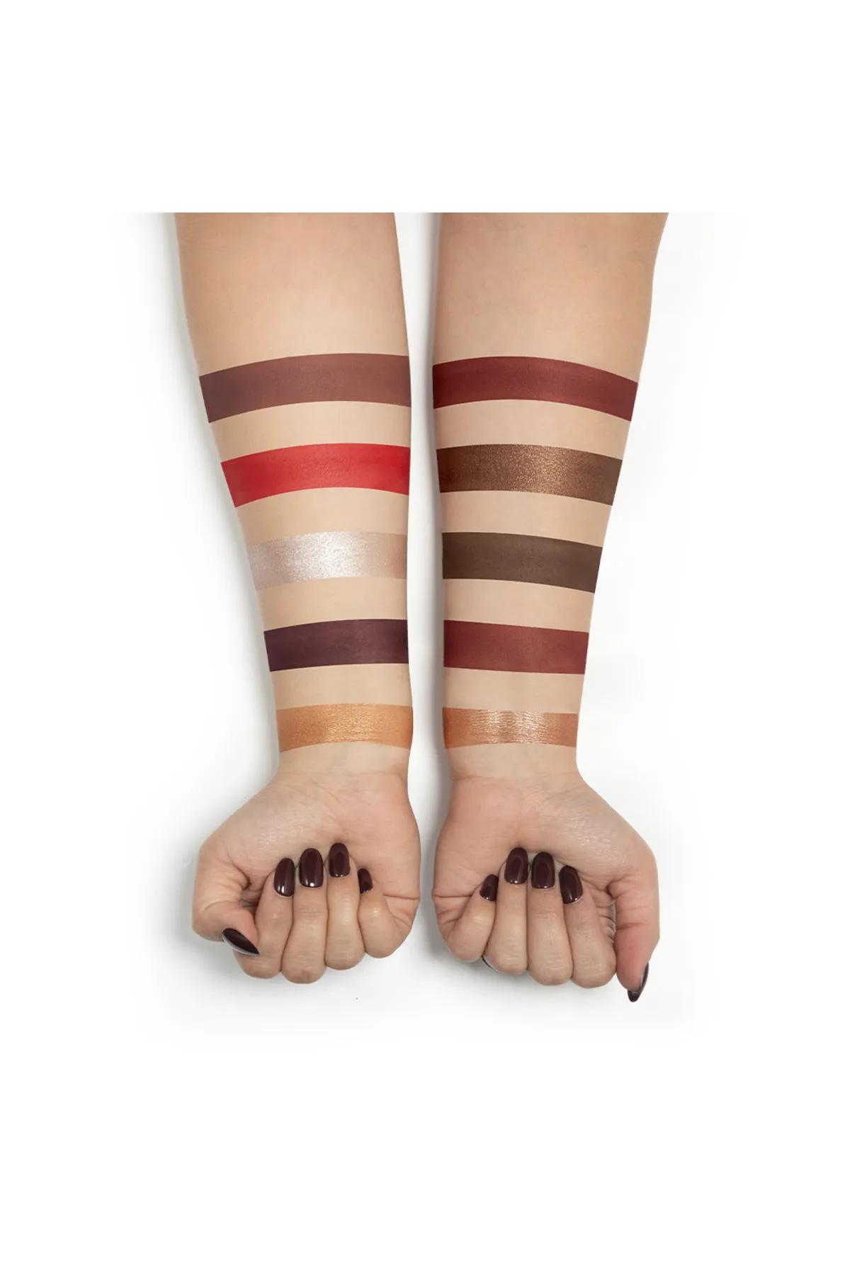 Character 10 Color Eyeshadow Palette-CEP004