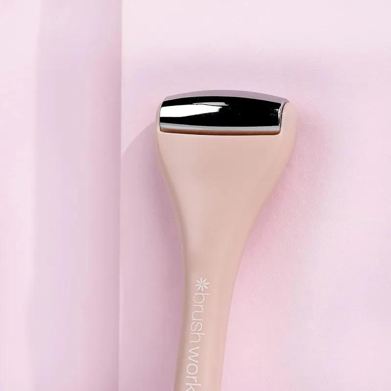 Brushworks Cryo Roller